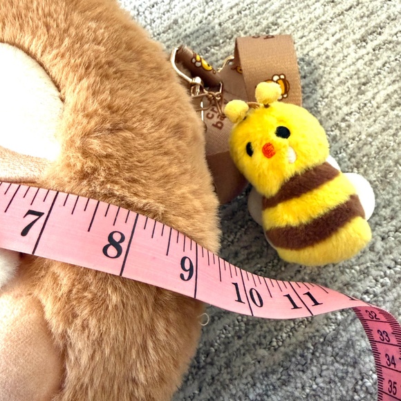 NWOTCrybaby Crying Again series Big Head bag - I’ll bring you flower Bee POPMart - Picture 15 of 15